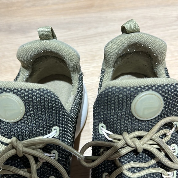 NIKE Presto Fly Knit SE Sz 7.5 - Cour is Neutral Olive Black White - #910570-200 - Picture 8 of 8